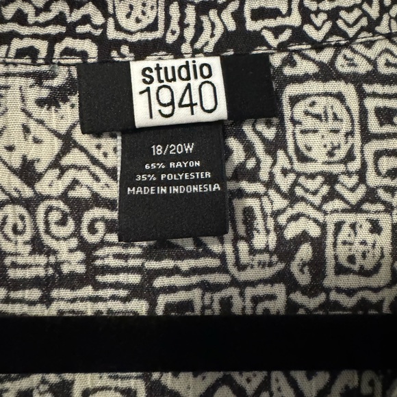 Plus size woman’s long dress - Picture 2 of 3